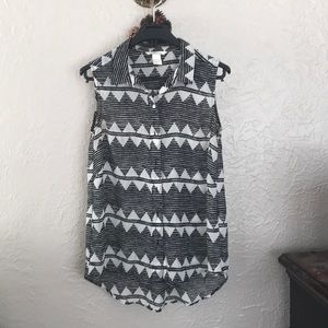 Black and White dressy shirt.